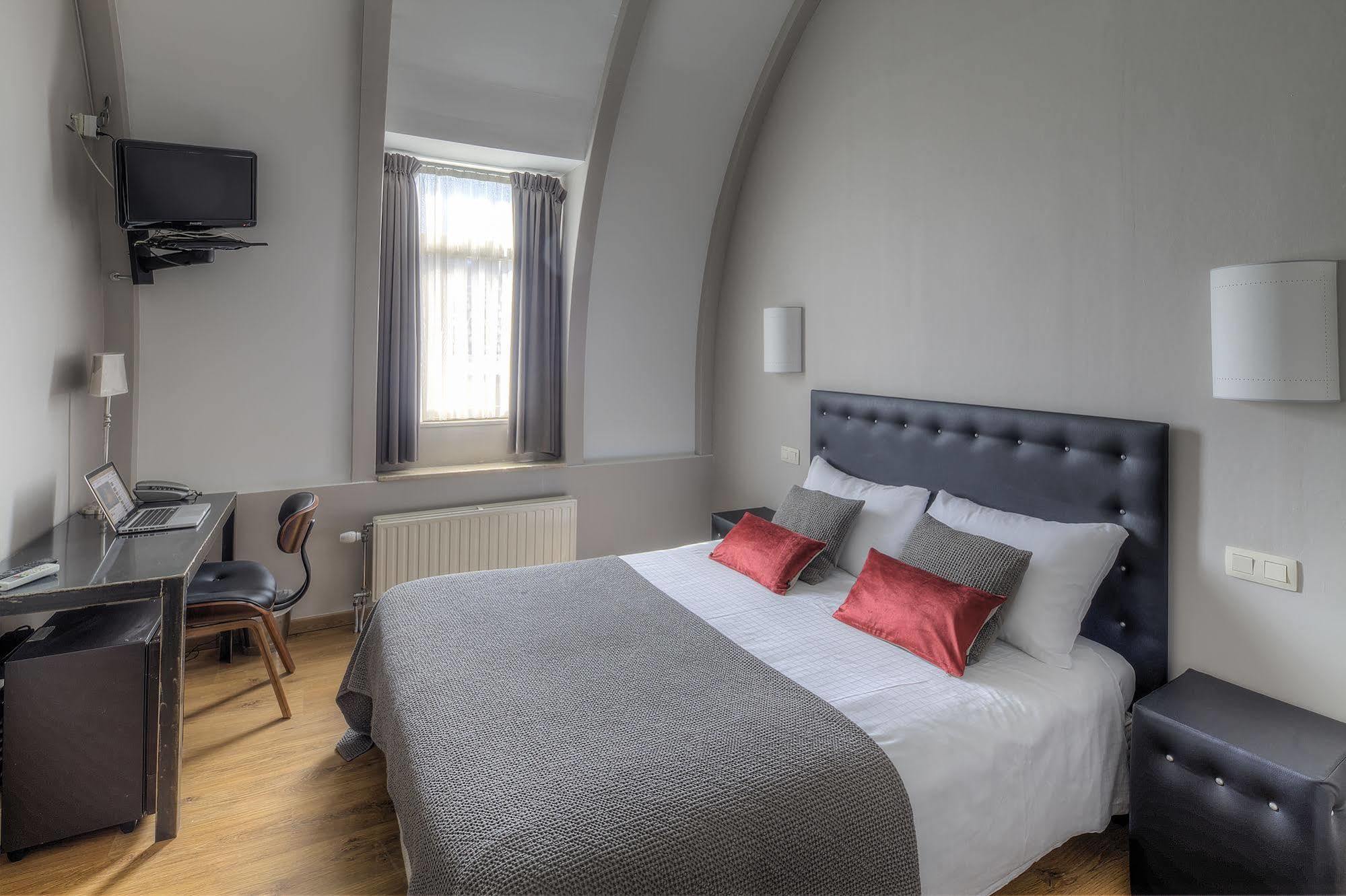 Beverly Hills Hotel Saint-Gilles